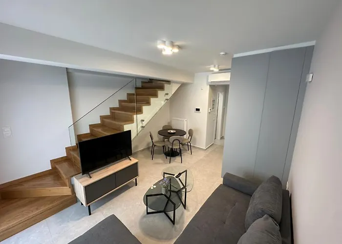 Niarchos Elegant Maisonette